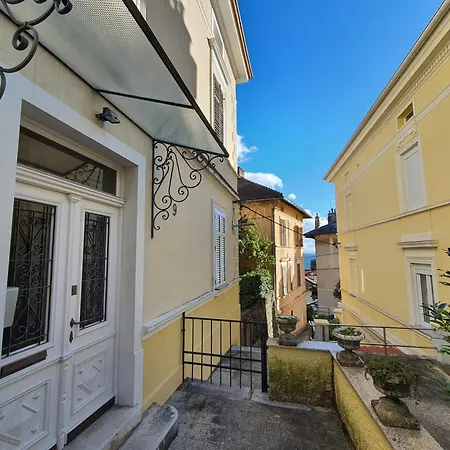 3 Bedroom Mozart Апартаменты *