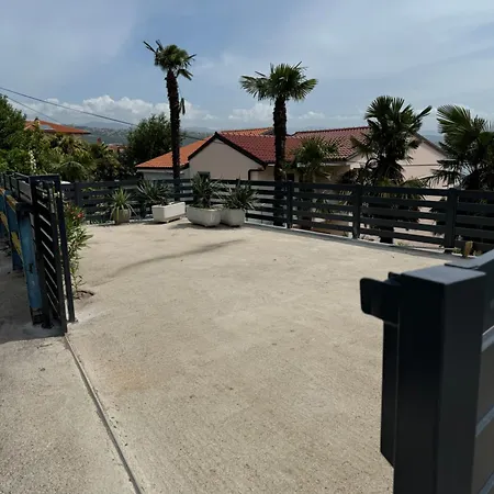 Апартаменты 3 Bedroom Mozart