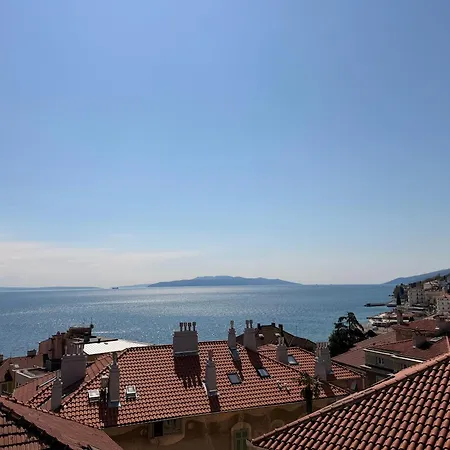 3 Bedroom Mozart Apartment