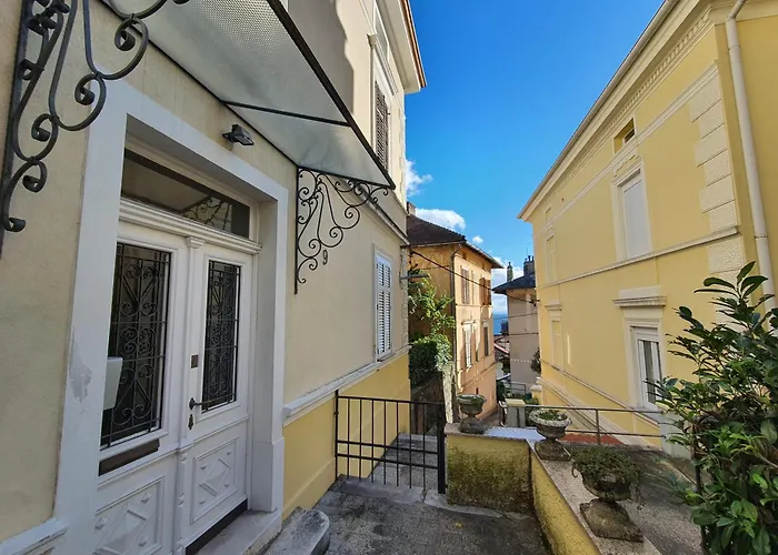 3 Bedroom Mozart Apartment *